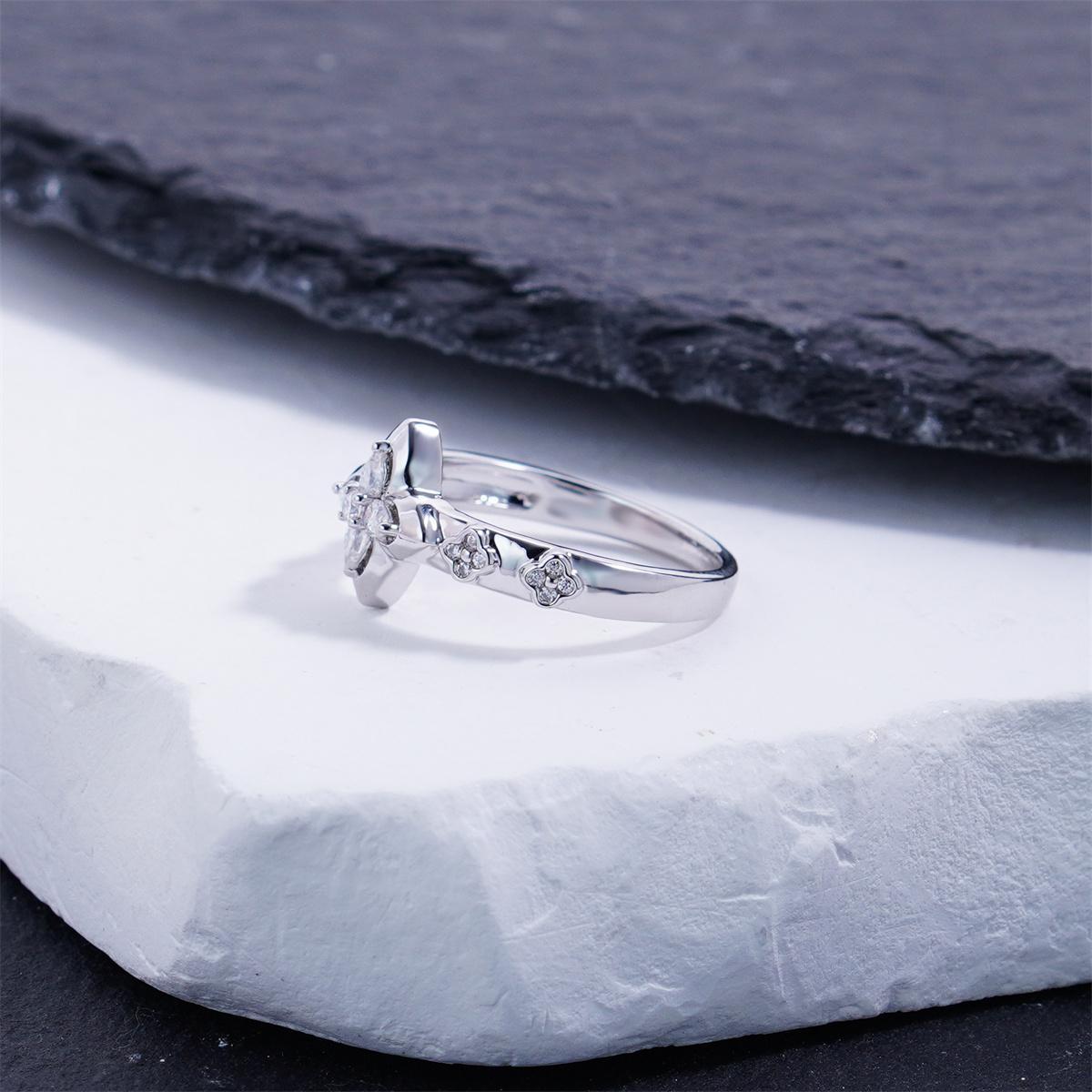 Delzzad 0.2ct Guiding Light Flora Ring Four Leaf Ring Band Clover Ring Petals of Grace VVS Synthetic Moissanite Ring Jewelry Copper Band