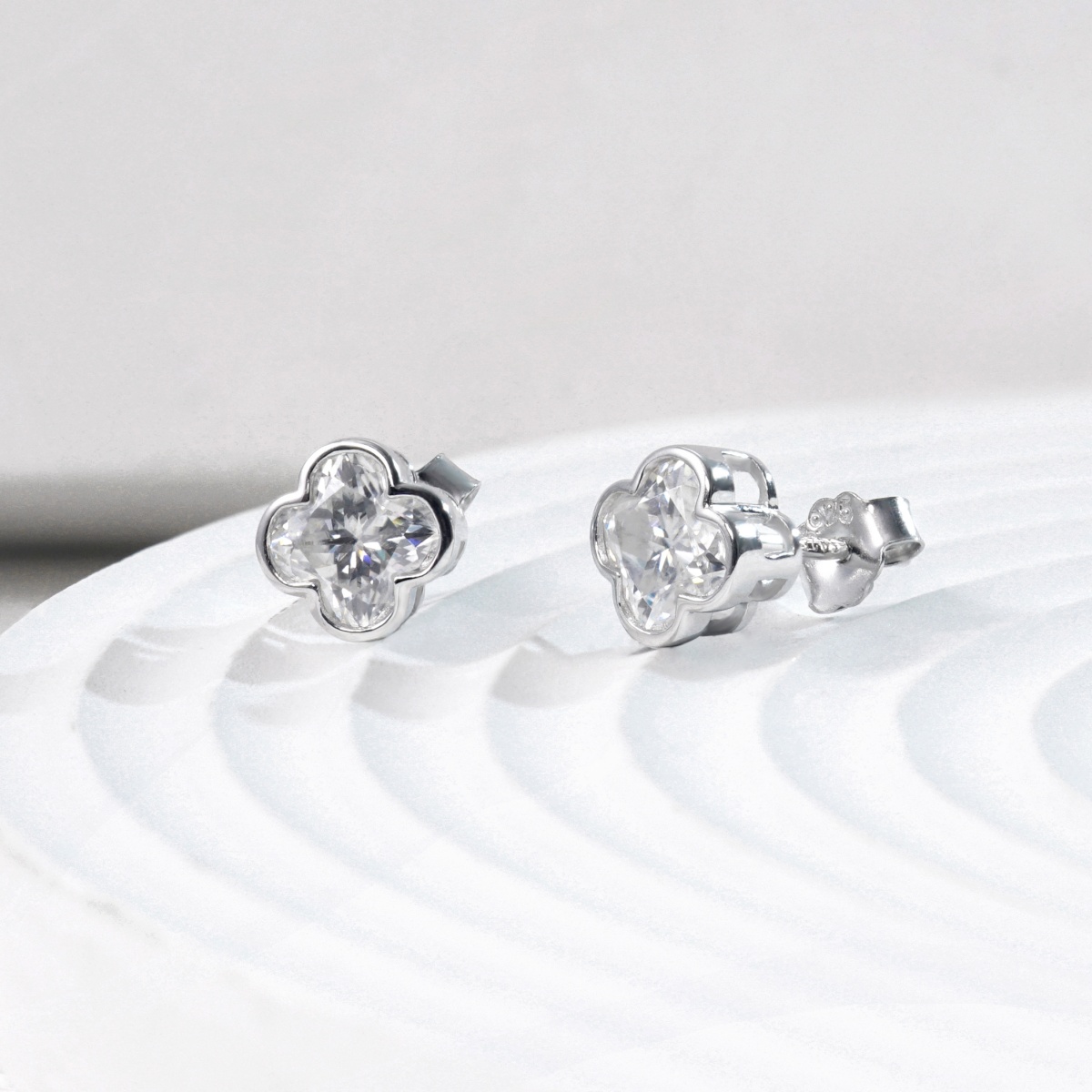 Delzzad Exquisite Cluster Clover Cut Earrings Lab-Created Moissanite Stud Earring S925 Sterling Silver Moissanite Jewelry Engagement Wedding Anniversary Perfect Gifts