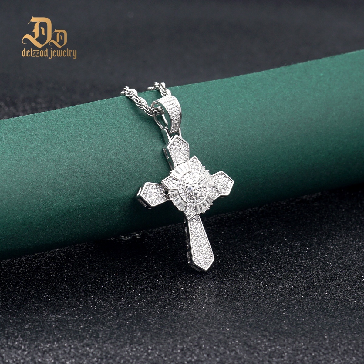 Delzzad S925 Synthetic Moissanite Brillant Iced Out Rotatable Cross Pendant Necklace Birthday Anniversary Gift