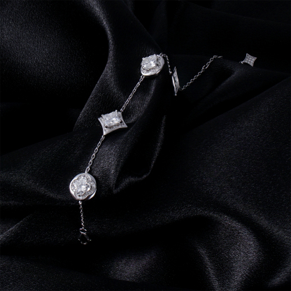 4.5ct Brilliant Four-Leaf Clover Lily Bulb Adjustable Bracelet Lab-Created Moissanite Bracelet S925 Sterling Silver Moissanite Jewelry Engagement Wedding Anniversary Perfect Gifts