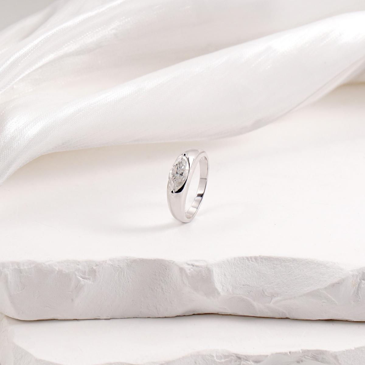 Delzzad 1ct Vintage Bezel Solitaire Marquise Ring Band Engagement Wedding Band Ring D Color VVS Synthetic Moissanite Ring Jewelry S925 Perfect Birthday Engagement Wedding Anniversary Christmas Gift