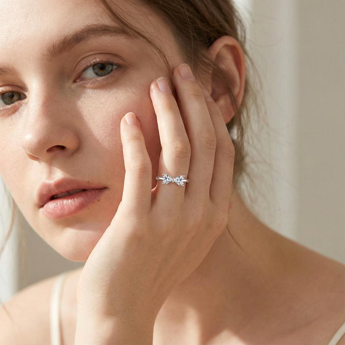 Delzzad 1.6ct Classic Heart Cut Ring Angelic Bow Ring D Color VVS Synthetic Moissanite Ring Jewelry S925 Band