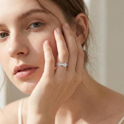 Delzzad 1.6ct Classic Heart Cut Ring Angelic Bow Ring D Color VVS Synthetic Moissanite Ring Jewelry S925 Band