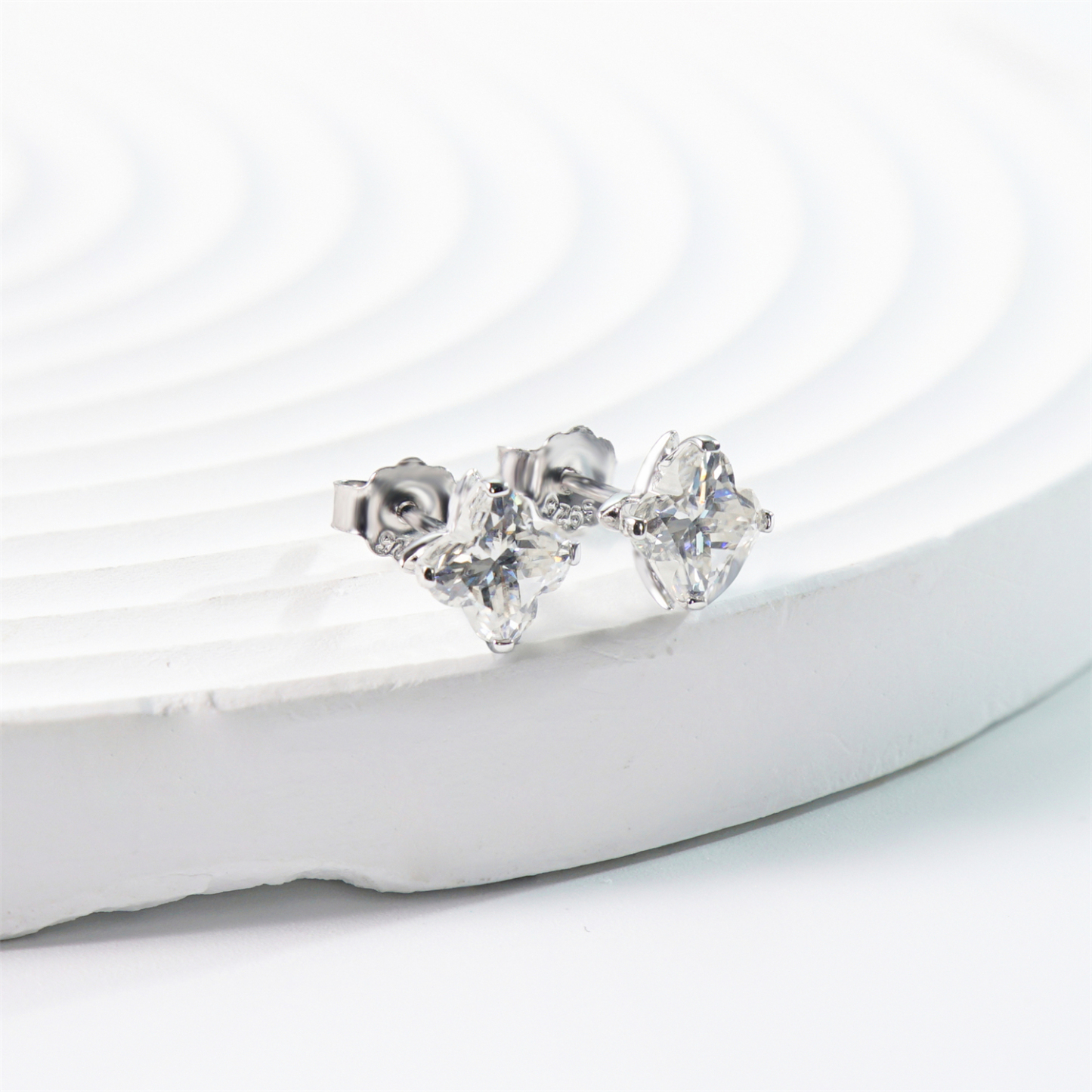 Delzzad Twinkling Four-Leaf Clover Prong Stud Earrings Lab-Created Moissanite Stud Earring S925 Sterling Silver Moissanite Jewelry Perfect Birthday Gift for Men Women Wedding Set