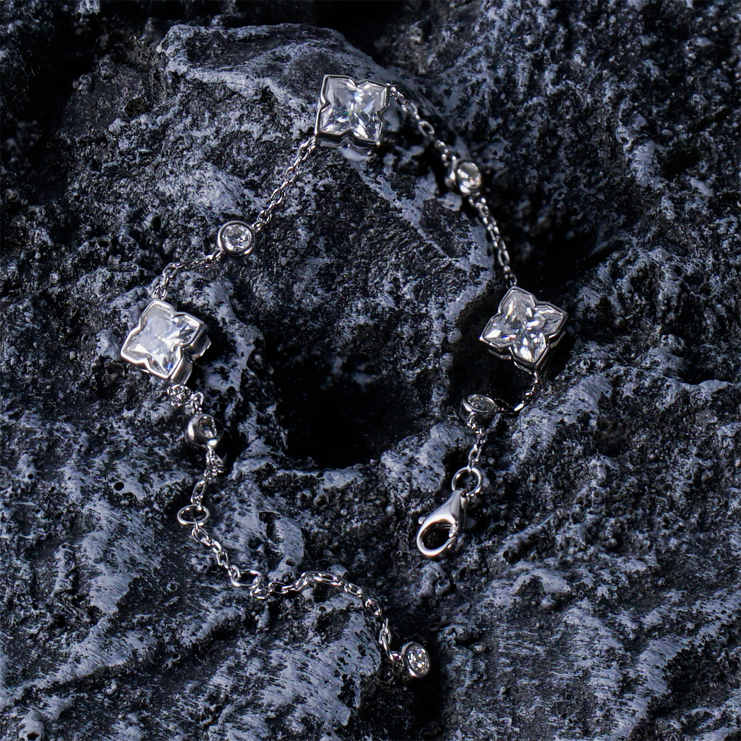 3.5ct Elegant Lily Bulb Leaf Clover Bloom Adjustable Bracelet Lab-Created Moissanite Bracelet S925 Sterling Silver Moissanite Jewelry Engagement Wedding Anniversary Perfect Gifts