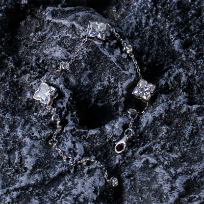 3.5ct Elegant Lily Bulb Leaf Clover Bloom Adjustable Bracelet Lab-Created Moissanite Bracelet S925 Sterling Silver Moissanite Jewelry Engagement Wedding Anniversary Perfect Gifts