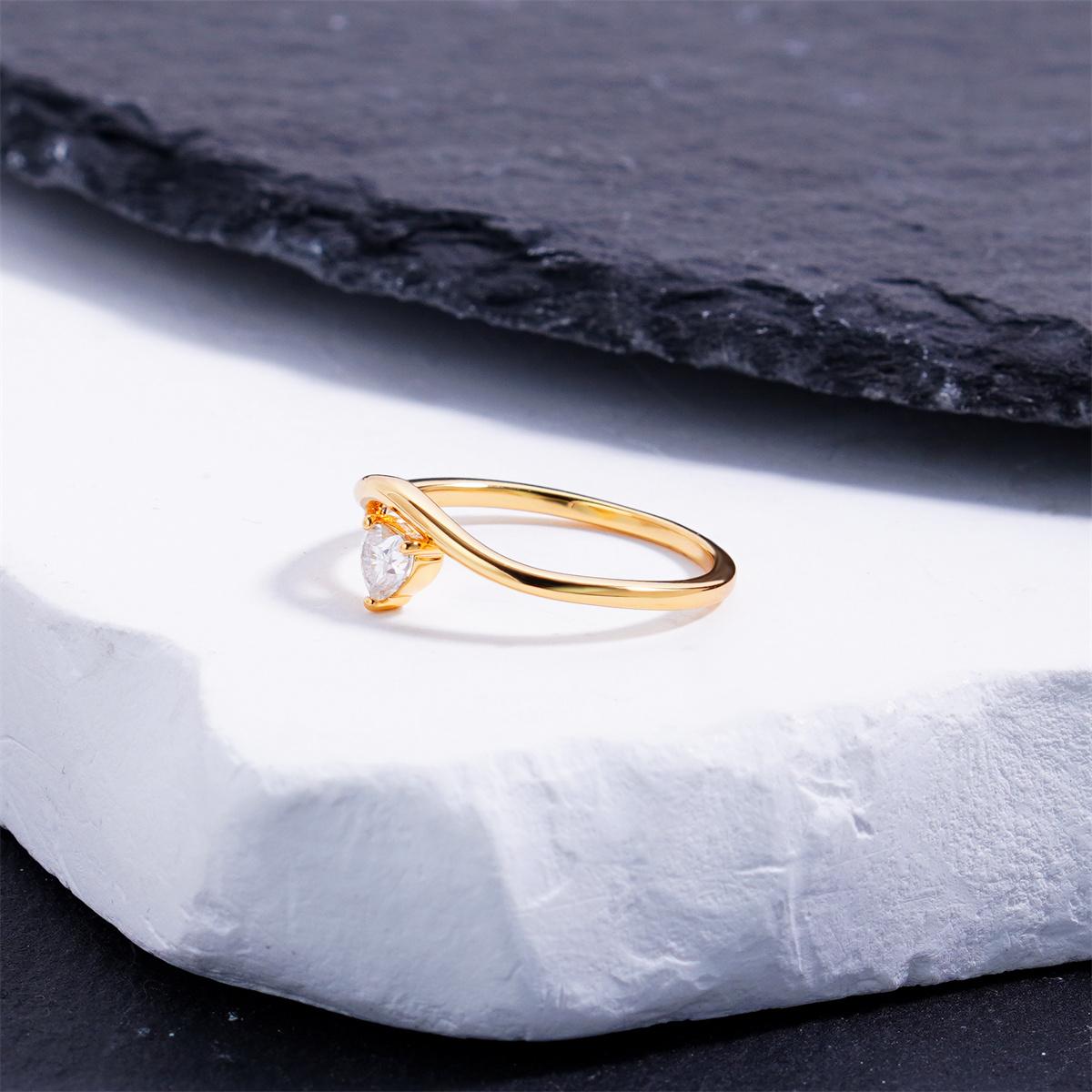 Delzzad 0.3ct The Gentle Love Engagement Ring Asymmetrical Heart Ring Band Solitaire Ring VVS Synthetic Moissanite Ring Jewelry Copper Band