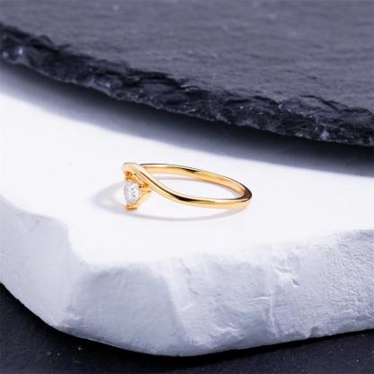 Delzzad 0.3ct The Gentle Love Engagement Ring Asymmetrical Heart Ring Band Solitaire Ring VVS Synthetic Moissanite Ring Jewelry Copper Band