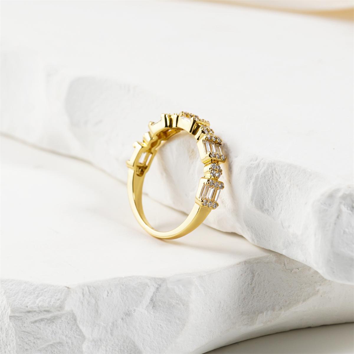 0.6ct Metropolitan Glow Ring Golden Cluster Half Eternity Stackable Ring Tiered Wedding Band VVS Synthetic Moissanite Ring Jewelry Copper Band