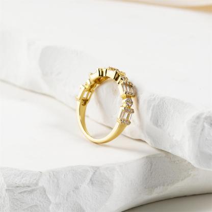 0.6ct Metropolitan Glow Ring Golden Cluster Half Eternity Stackable Ring Tiered Wedding Band VVS Synthetic Moissanite Ring Jewelry Copper Band