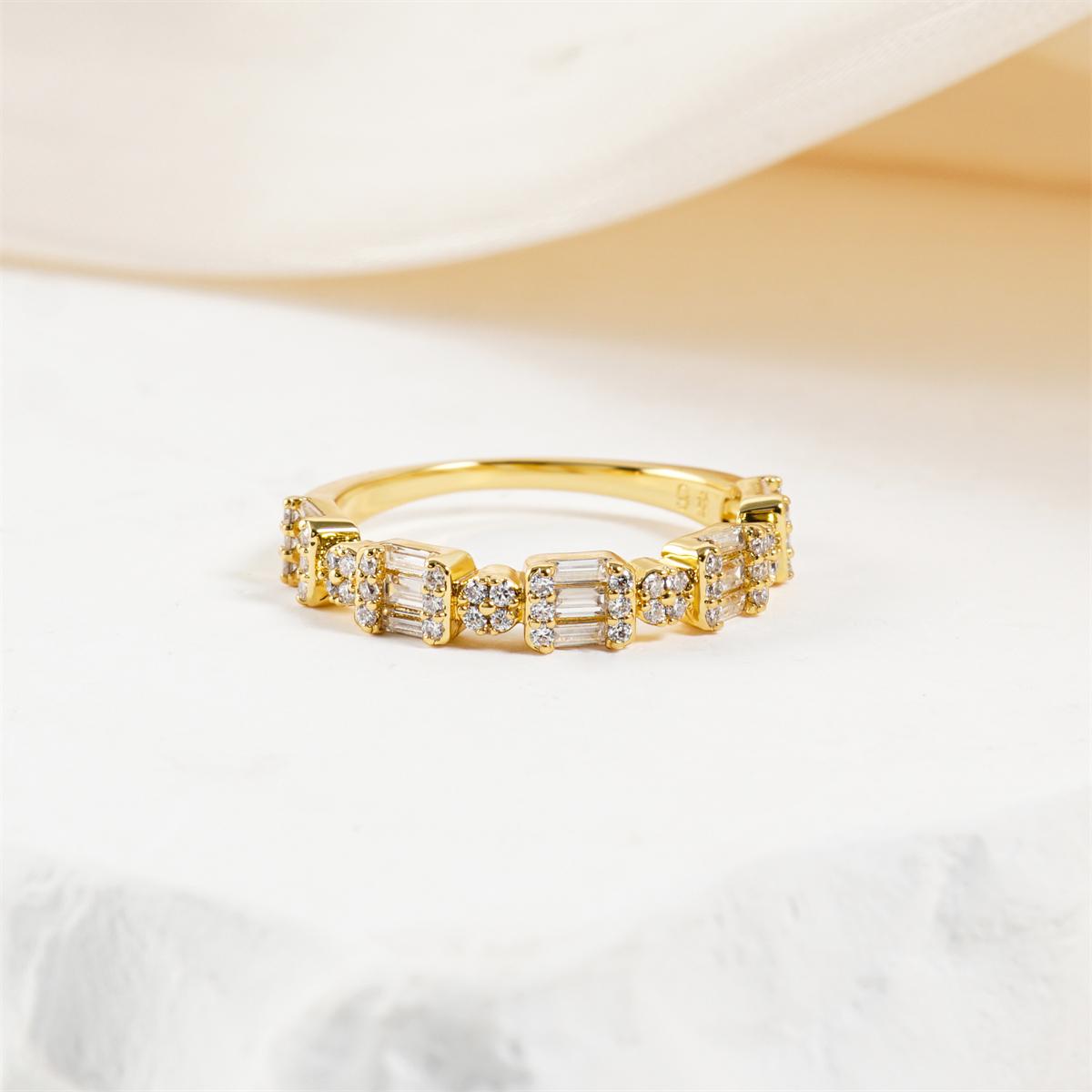 0.6ct Metropolitan Glow Ring Golden Cluster Half Eternity Stackable Ring Tiered Wedding Band VVS Synthetic Moissanite Ring Jewelry Copper Band