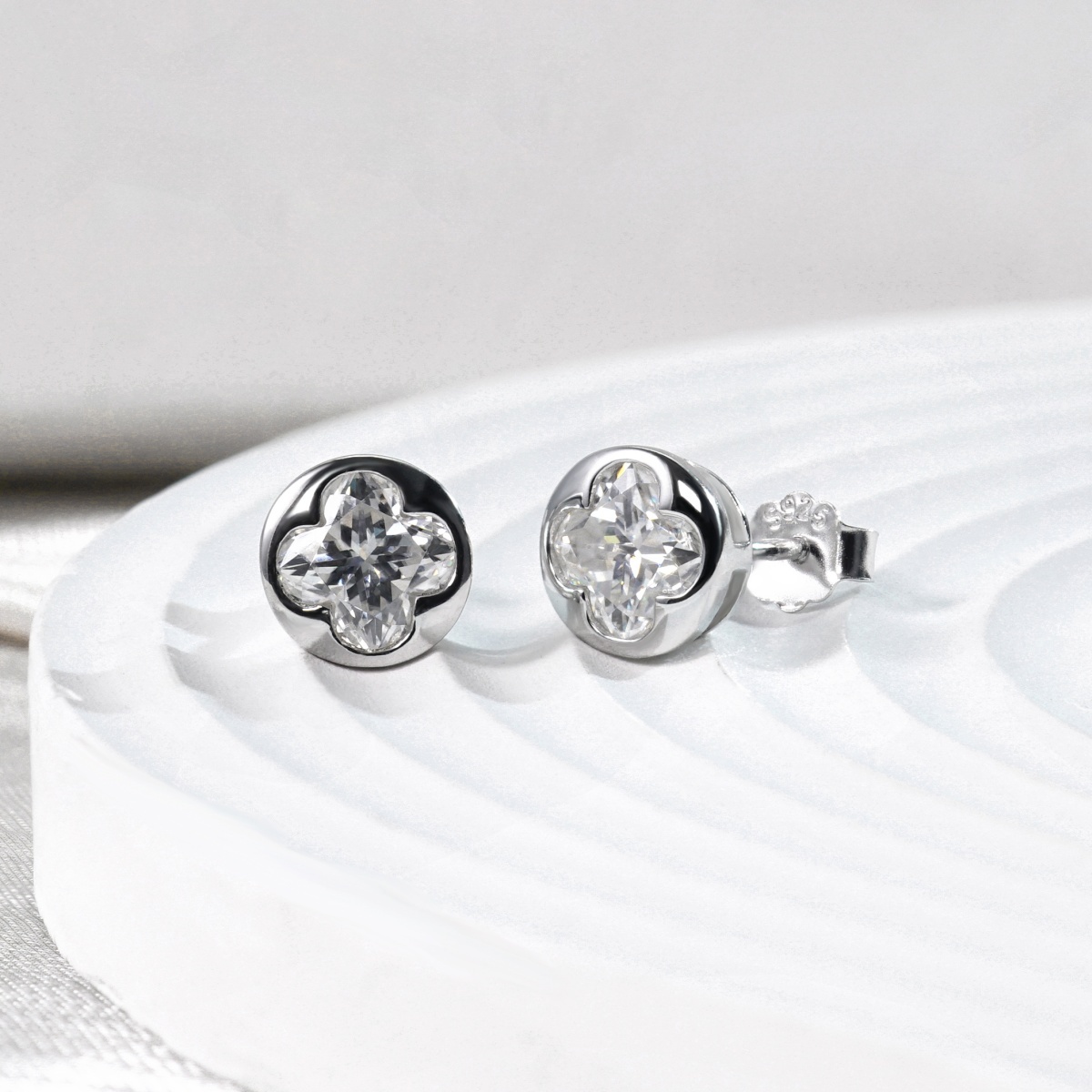 Delzzad Four-Leaf Clover Stud Earrings Lab-Created Moissanite Stud Earring S925 Sterling Silver Moissanite Jewelry Perfect Gift for Men Women Wedding Set