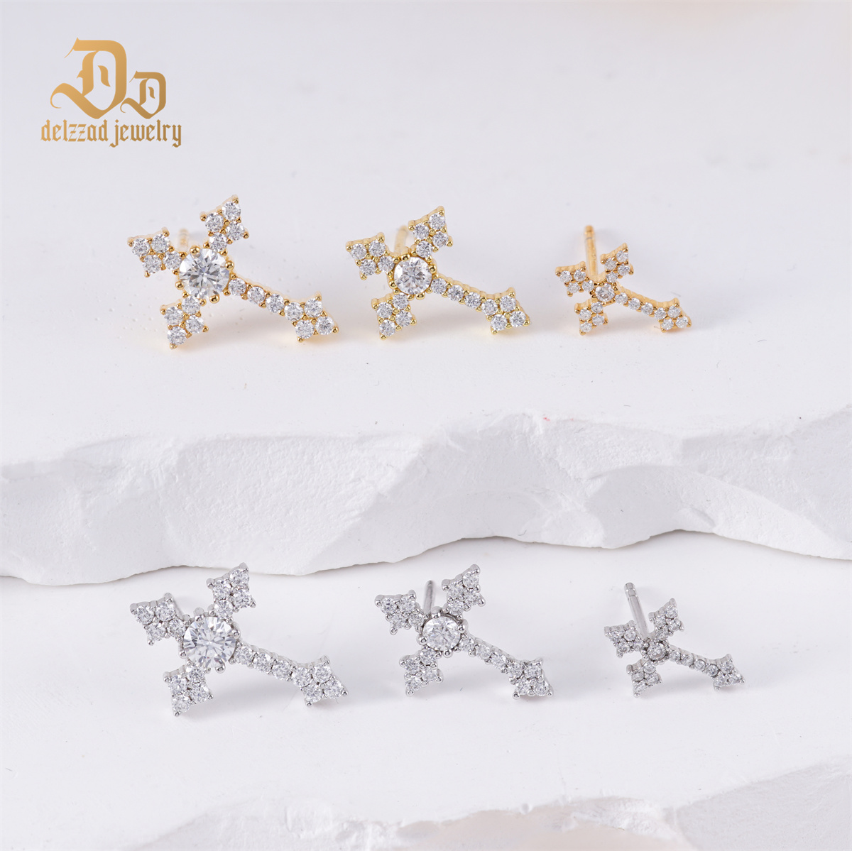 Cross Prong Stud Earrings S925 & D Color VVS Synthetic Moissanite