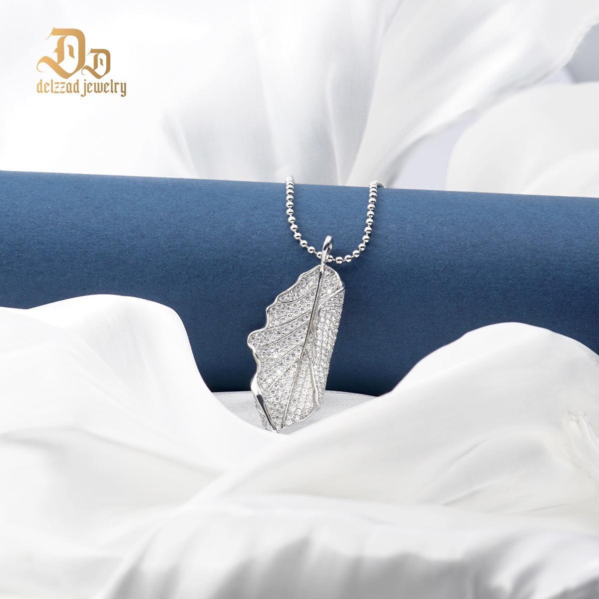 Unisex 1.7ct Iced Out Leaf Necklace VVS Synthetic Moissanite & S925