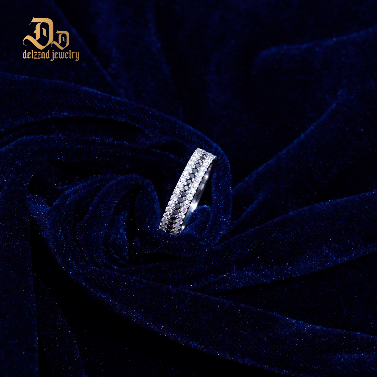 S925 Handmade Black and White Melee Synthetic Moissanite Pave Band