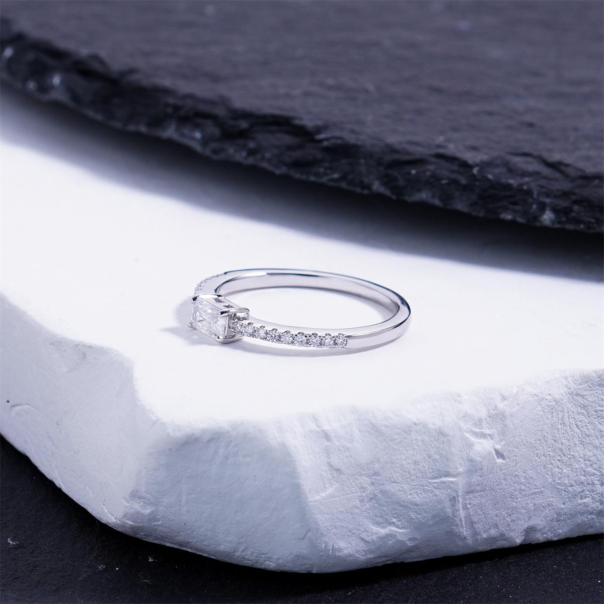 Delzzad 0.5ct Starlight Horizon Ring Radiant Cut East West Ring Band Engagement Ring Solitaire with Accents VVS Synthetic Moissanite Ring Jewelry Copper Band