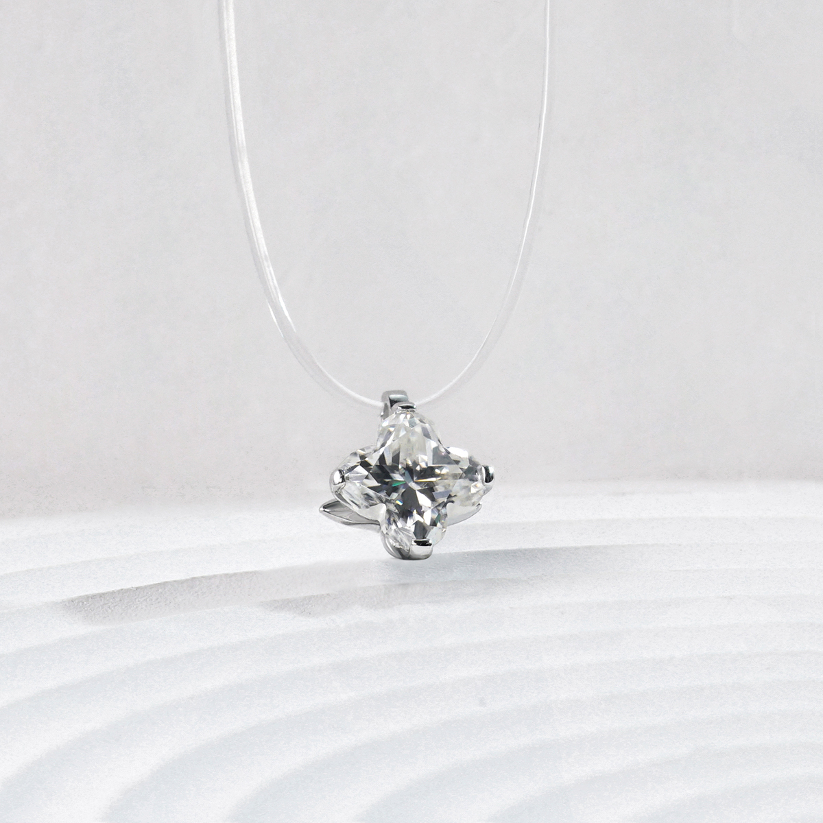 Delzzad 1ct Charming Clover Cut Pendant Necklace Fishing Line Chain Lab-Created Moissanite Necklace S925 Sterling Silver Moissanite Jewelry Engagement Wedding Anniversary Perfect Gifts