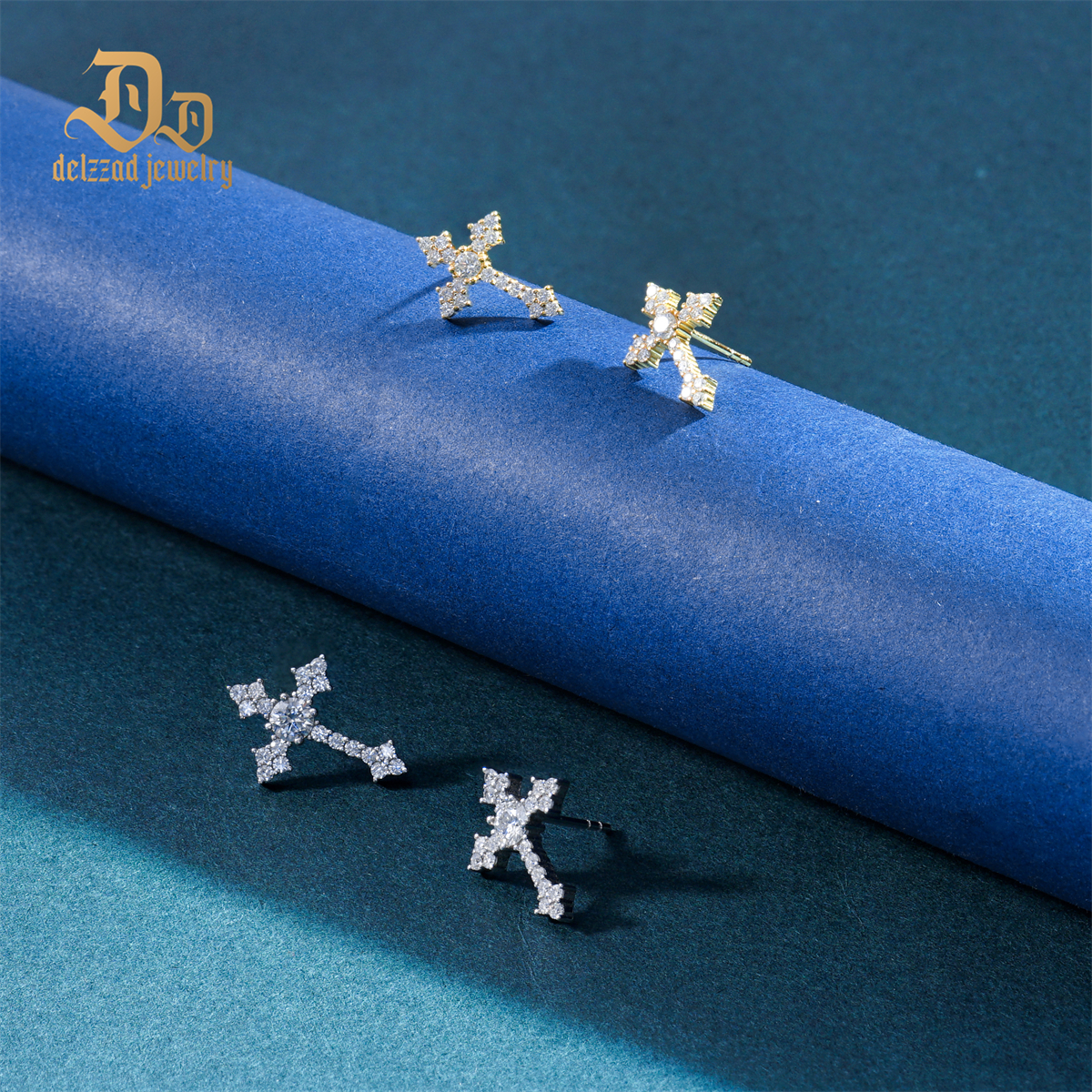 Cross Prong Stud Earrings S925 & D Color VVS Synthetic Moissanite