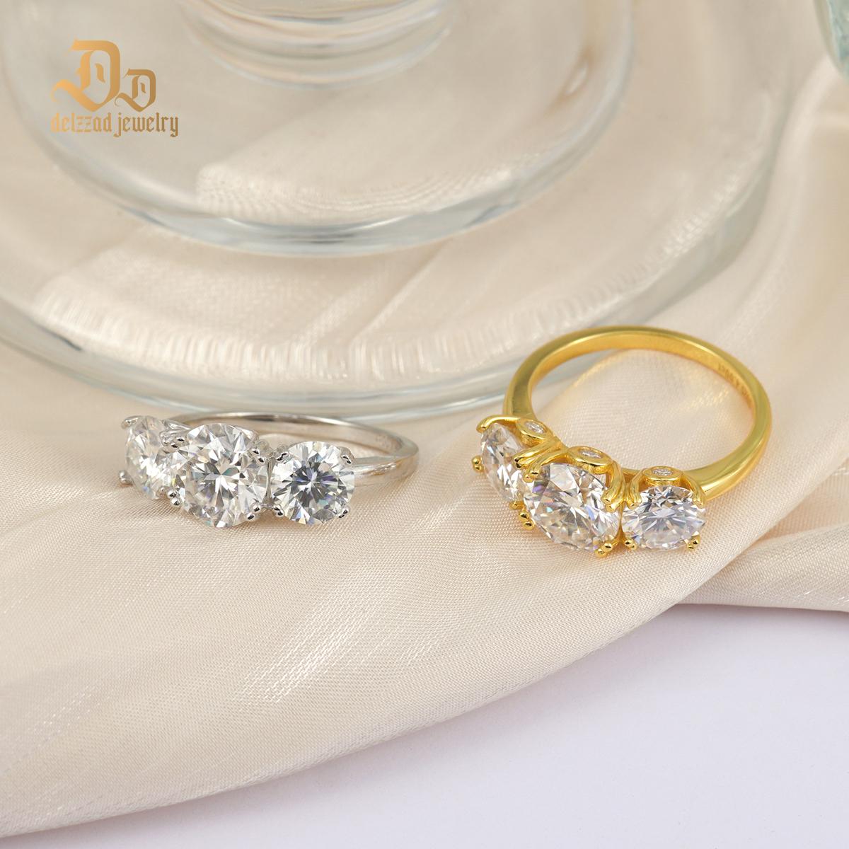 Delzzad S925 Round Cut VVS Synthetic Moissanite Three-Stone Prong Engagement Ring