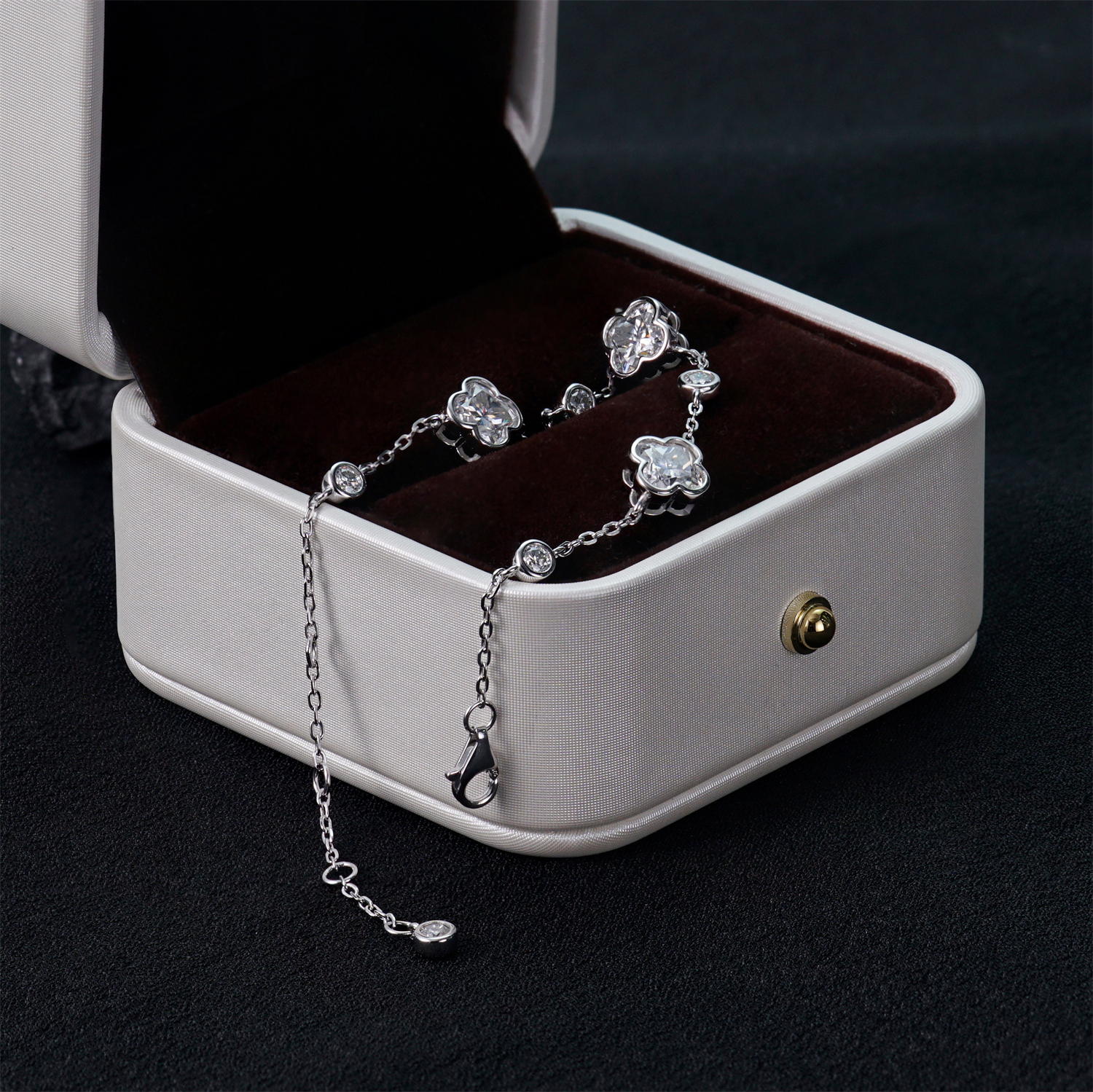 3.5ct Four Leaf Clover Cluster Adjustable Bracelet Lab-Created Moissanite Bracelet S925 Sterling Silver Moissanite Jewelry Engagement Wedding Anniversary Perfect Gifts