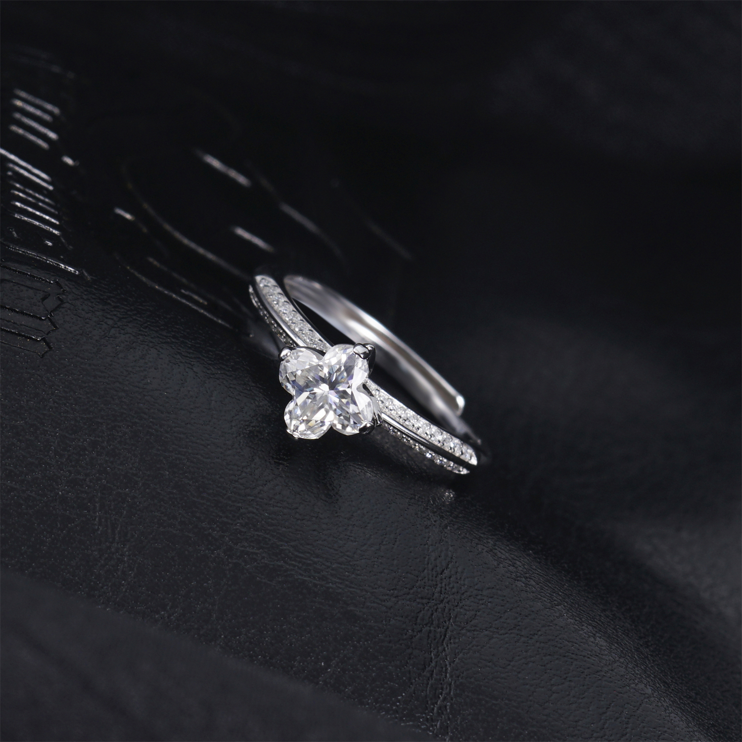 Delzzad Shining Adjustable Four-Leaf Clover Ring Lab-Created Moissanite Engagement Ring S925 Sterling Silver Moissanite Jewelry Perfect Gift