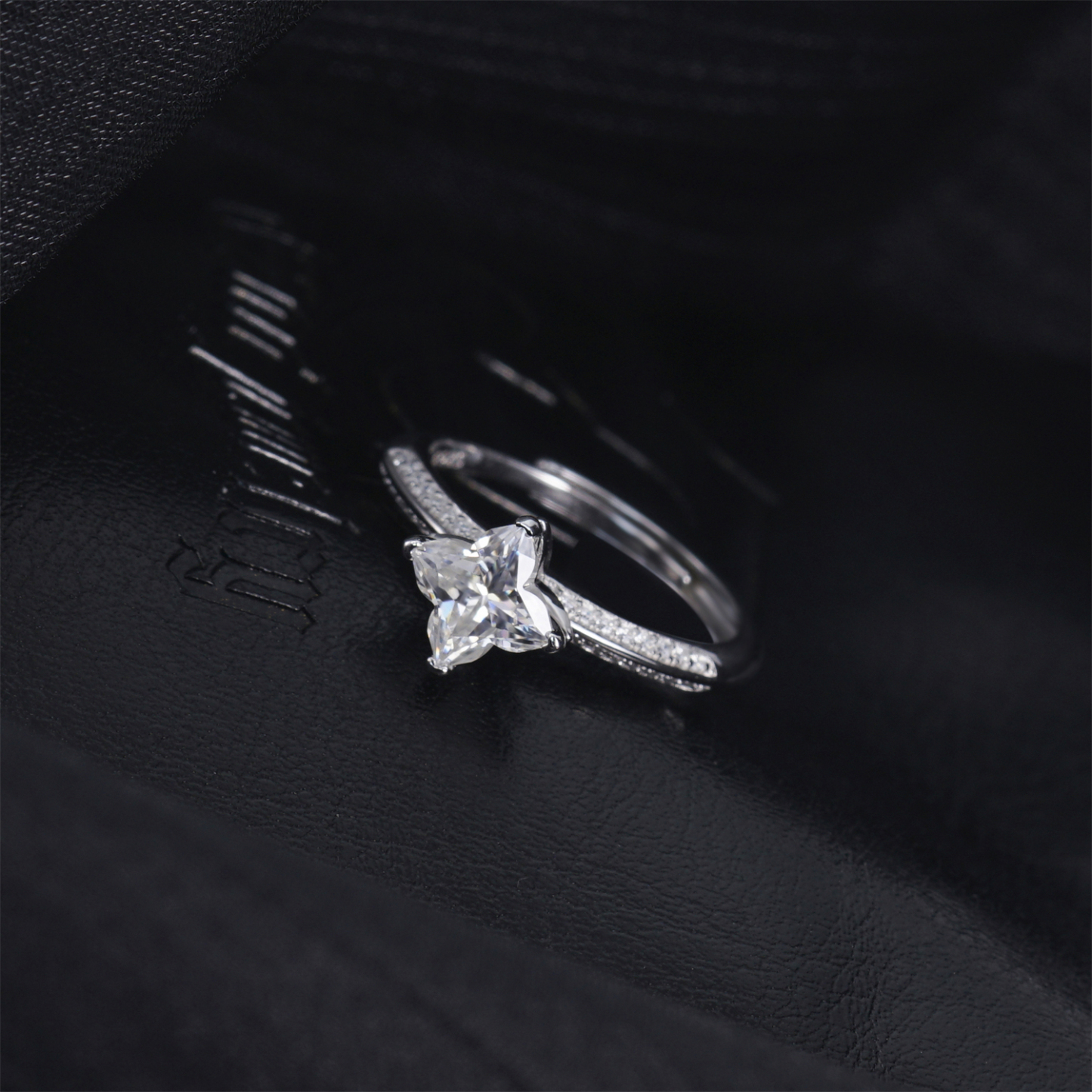 Delzzad Bling Adjustable Four-Leaf Ring Lab-Created Moissanite Engagement Ring S925 Sterling Silver Moissanite Jewelry Perfect Gift