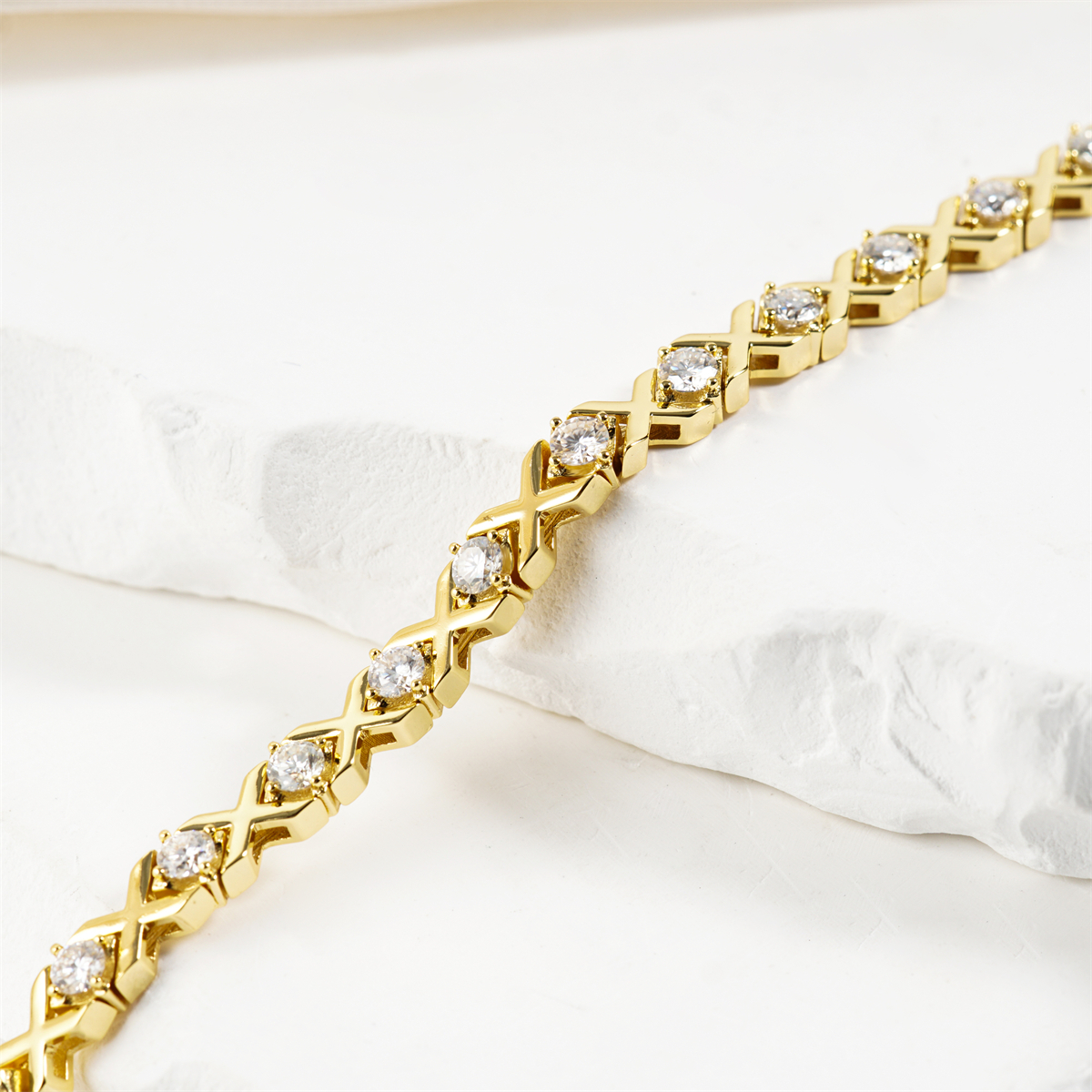 Delzzad 4ct XOXO Infinite Bracelet Eternal Hugs Tennis Bracelet Synthetic Moissanite Bracelet Jewelry Copper Chain
