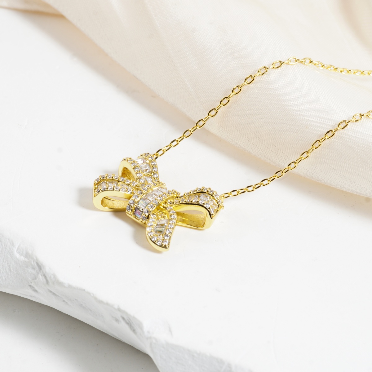 0.8ct Bow-tie Necklace VVS Synthetic Moissanite S925 Chain