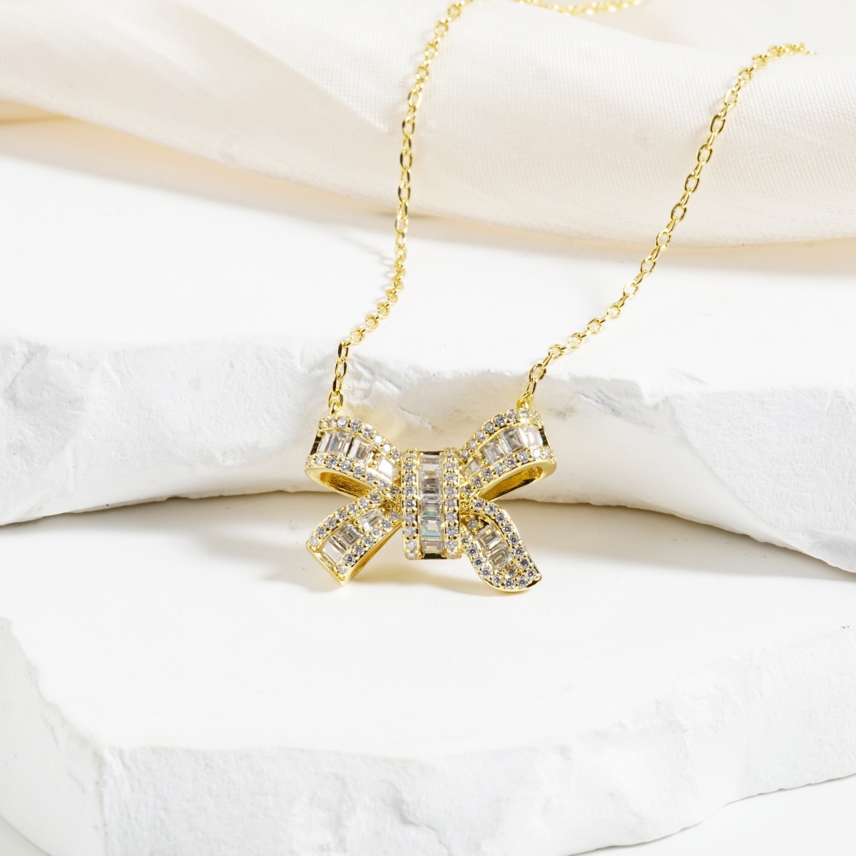 0.8ct Bow-tie Necklace VVS Synthetic Moissanite S925 Chain