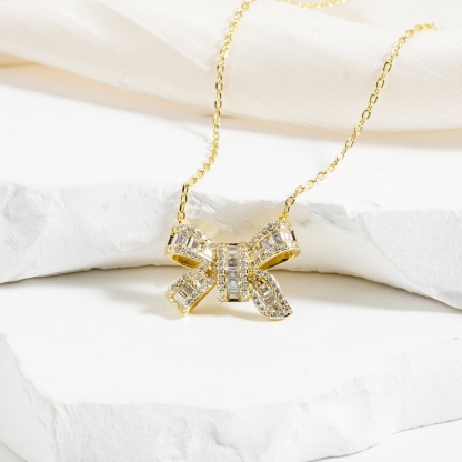 0.8ct Bow-tie Necklace VVS Synthetic Moissanite S925 Chain