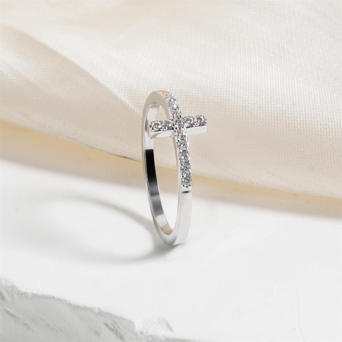 0.1ct Cross Ring Eternal Intersection Ring Band for Her Infinity Wedding Band Ring D Color VVS Synthetic Moissanite Ring Jewelry S925/Copper Band