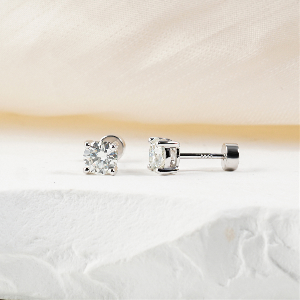 Parallel Dream Solitaire Four-Prong Stud Earrings Flat Back Earrings Screw-on Synthetic Moissanite Earrings Jewelry S925 Sterling Silver Studs