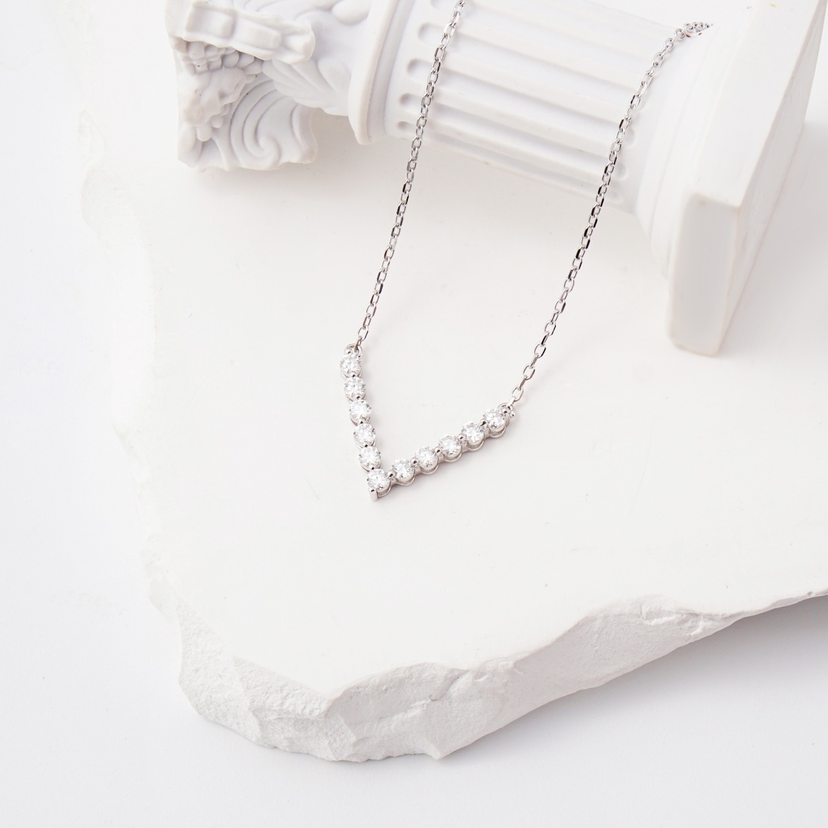 Classic V-Shaped chevron Necklace Round Cut VVS Synthetic Moissanite S925 Chain