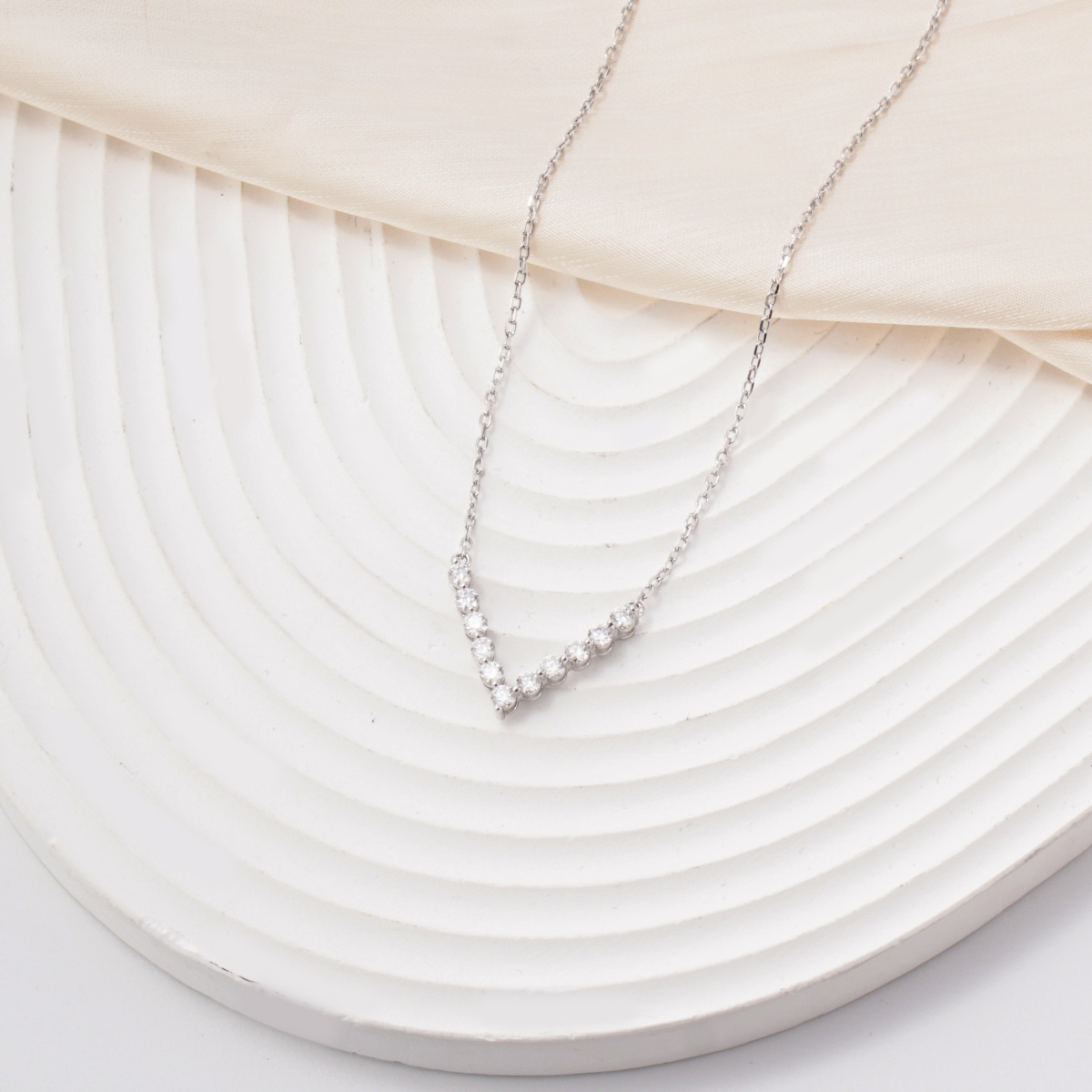 Classic V-Shaped chevron Necklace Round Cut VVS Synthetic Moissanite S925 Chain