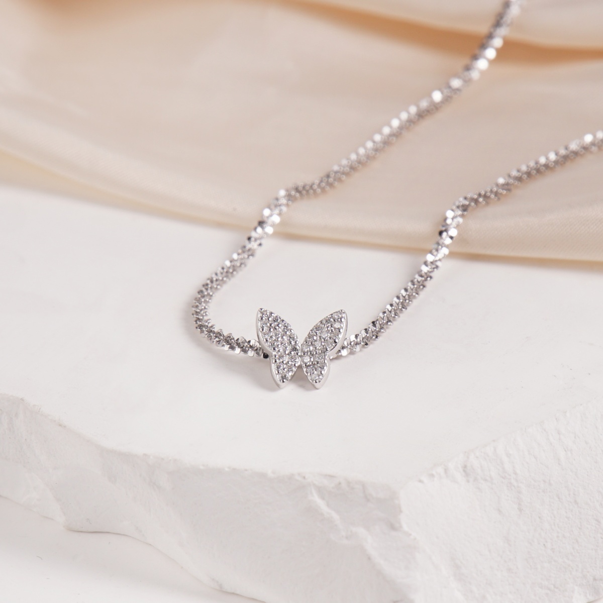 Delzzad Butterfly Choker Necklace Pendant Chain VVS Synthetic Moissanite S925 Chain Pendant Necklace Jewelry Perfect Birthday Wedding Engagement Anniversary Christmas Gift