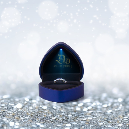 Delzzad Luxury Love Heart Jewelry Gift Box with Light Surprise Ring Heart Box Earrings Jewelry Box Christmas Gift Birthday Halloween Valentine's Day Thanksgiving Day Mother's Day Jewelry Present Box(Box Only)