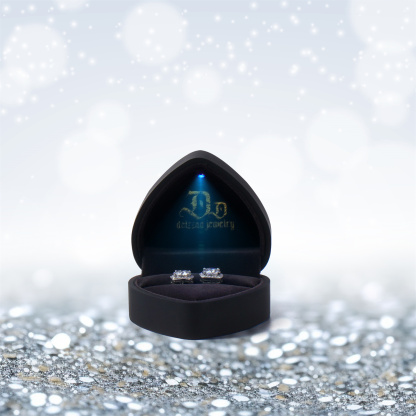 Delzzad Luxury Love Heart Jewelry Gift Box with Light Surprise Ring Heart Box Earrings Jewelry Box Christmas Gift Birthday Halloween Valentine's Day Thanksgiving Day Mother's Day Jewelry Present Box(Box Only)