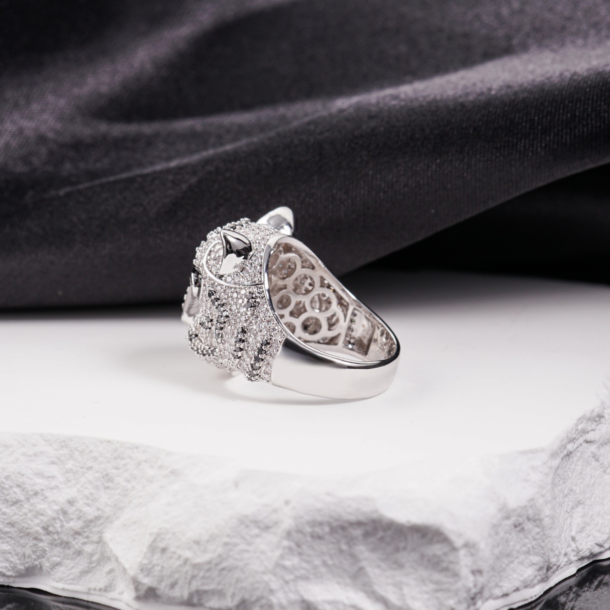 1.8ct Shadow Panthera Ring VVS Synthetic Moissanite Ring Jewelry Copper Band Unisex Hip Hop Animal Ring