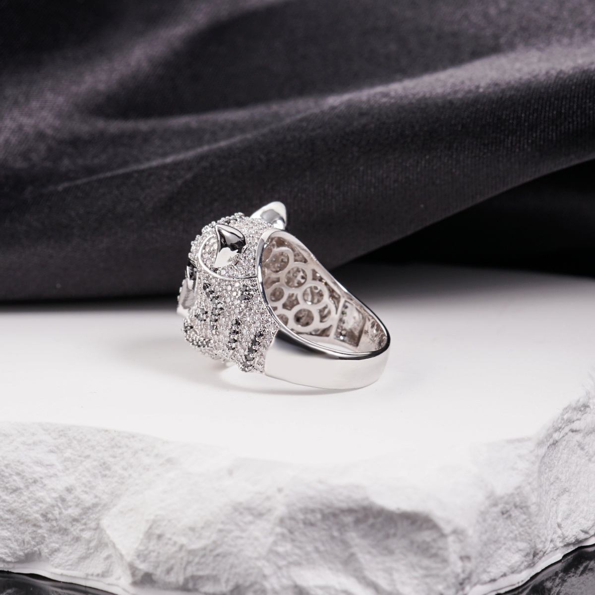 1.8ct Shadow Panthera Ring VVS Synthetic Moissanite Ring Jewelry Copper Band Unisex Hip Hop Animal Ring