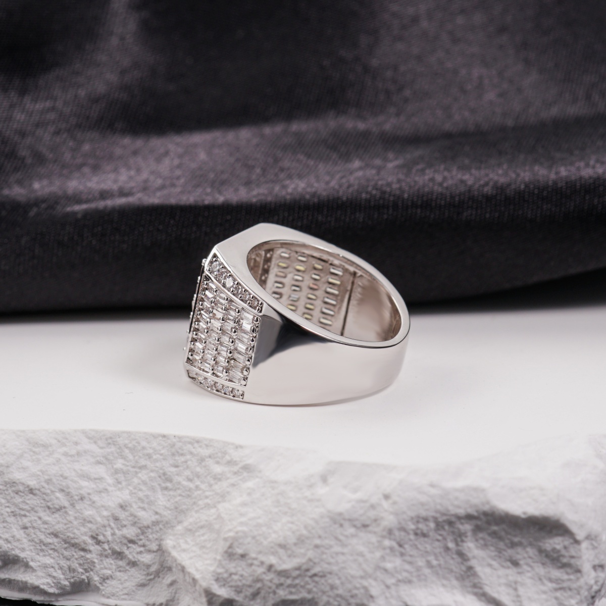 1.8ct Empire Glace Ring VVS Synthetic Moissanite Ring Jewelry Copper Band Unisex Hip Hop Prism Palace Band Ring Signet Ring