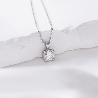1ct Round Four-Prong Pendant D Color VVS Synthetic Moissanite S925 Chain