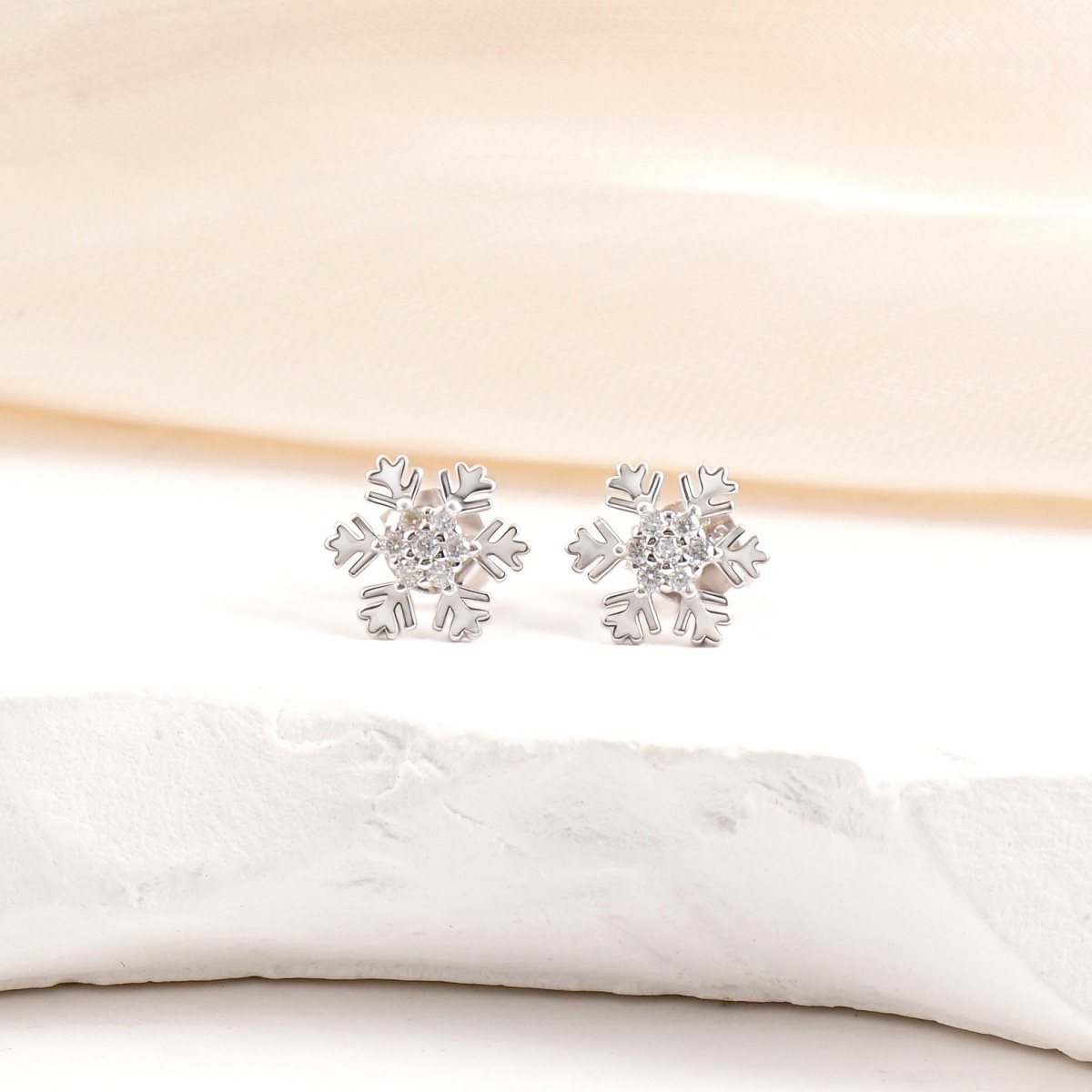 Ice-Out Snowflake Stud Earrings Synthetic Moissanite Earrings Jewelry S925 Frozen Snow Winter Earrings