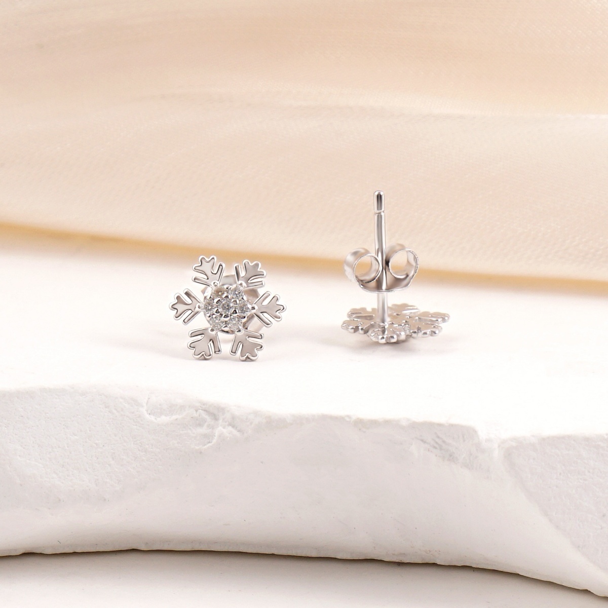 Ice-Out Snowflake Stud Earrings Synthetic Moissanite Earrings Jewelry S925 Frozen Snow Winter Earrings