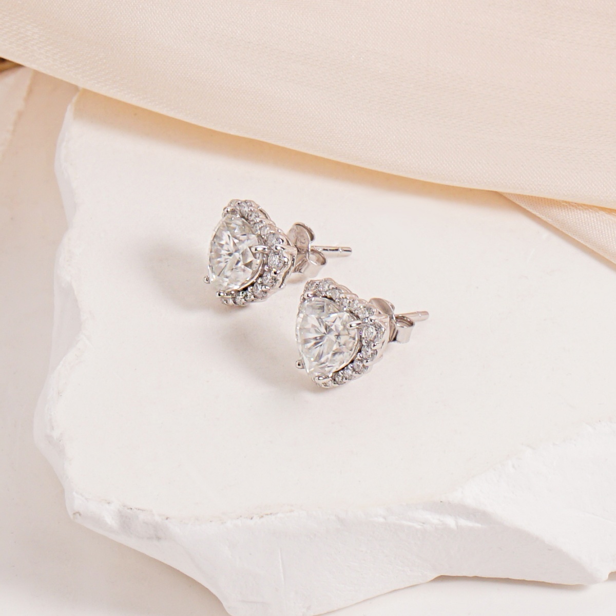 ??Stellar Heart? Set??Delzzad Halo Heart Stud Earrings Endless Love Pendant Necklace Jewelry Set Synthetic Moissanite S925 Necklace Earrings Jewelry Set