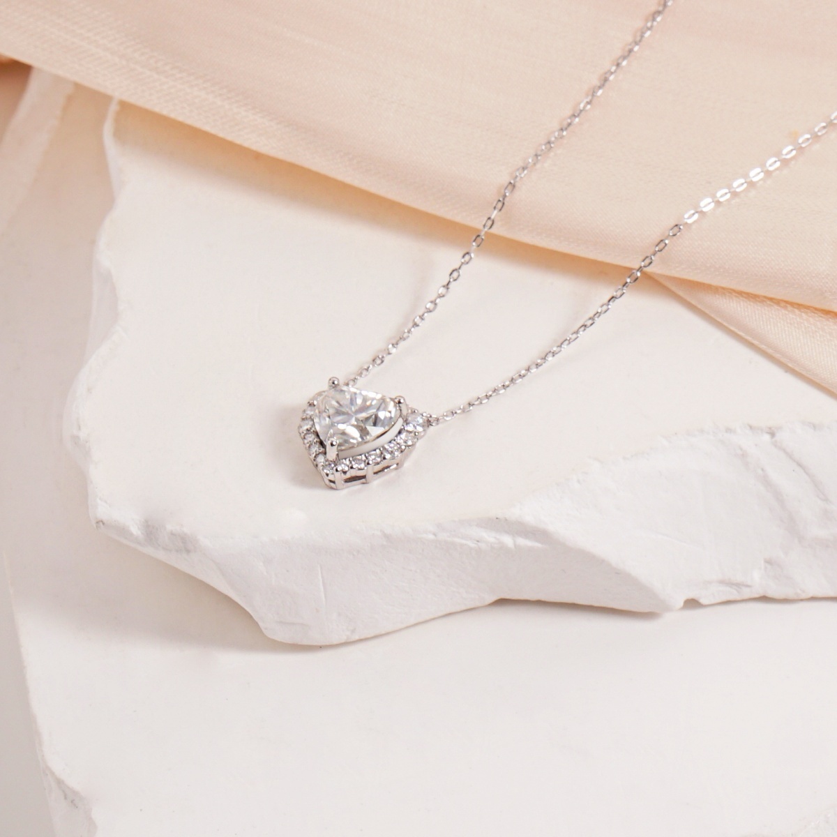 ??Stellar Heart? Set??Delzzad Halo Heart Stud Earrings Endless Love Pendant Necklace Jewelry Set Synthetic Moissanite S925 Necklace Earrings Jewelry Set