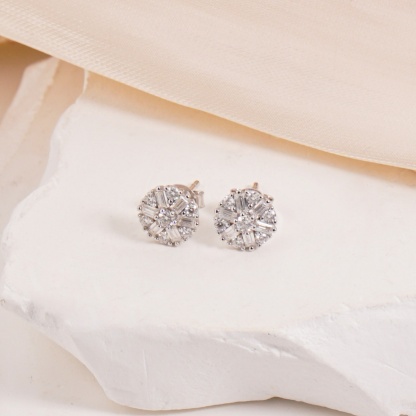 Glittering Ice Bloom Studs Daisy Stud Earrings VVS Synthetic Moissanite Earrings S925 Studs
