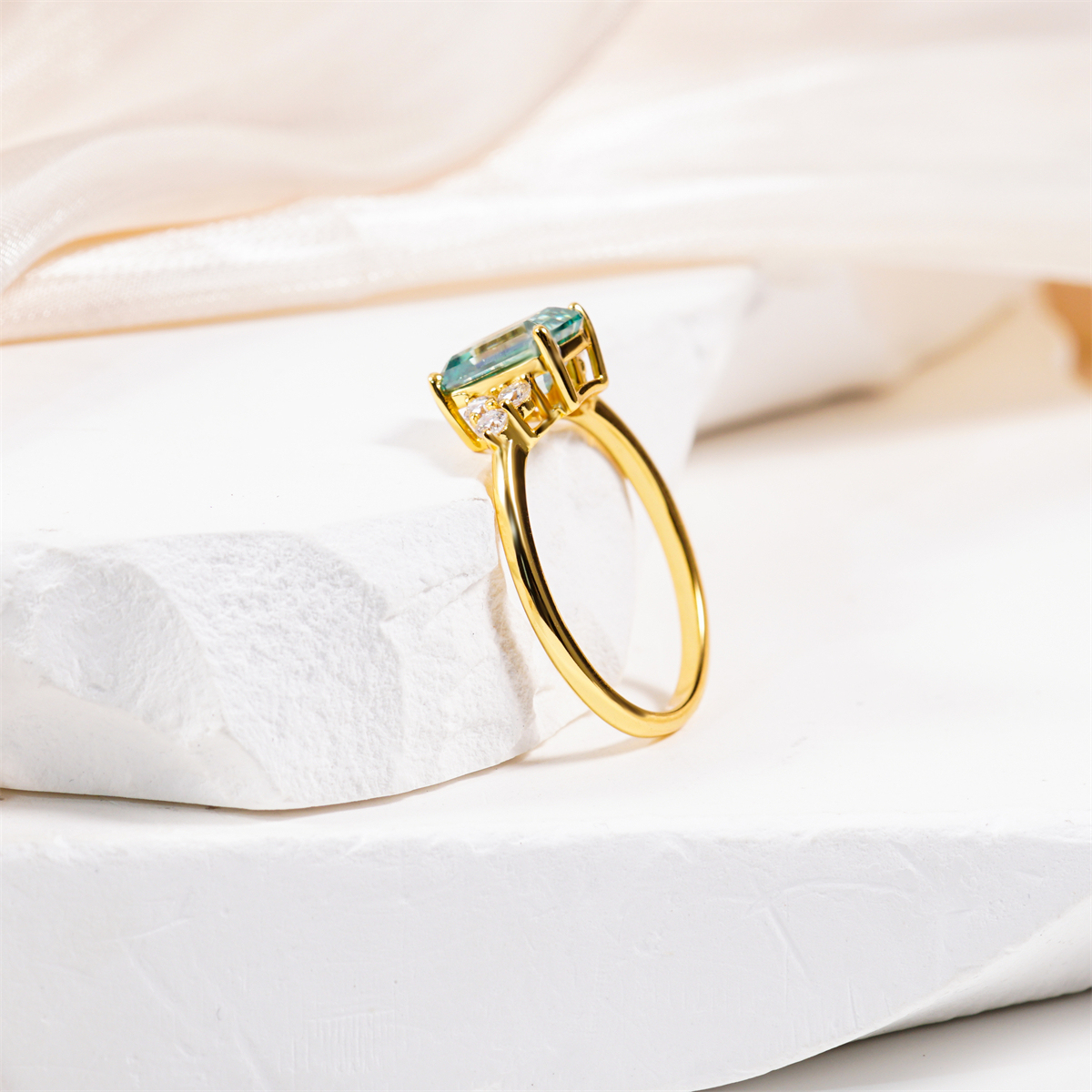 2.2ct Aurora Green Dream Ring Engagement Ring Band Step Cut Synthetic Moissanite Ring S925 Band