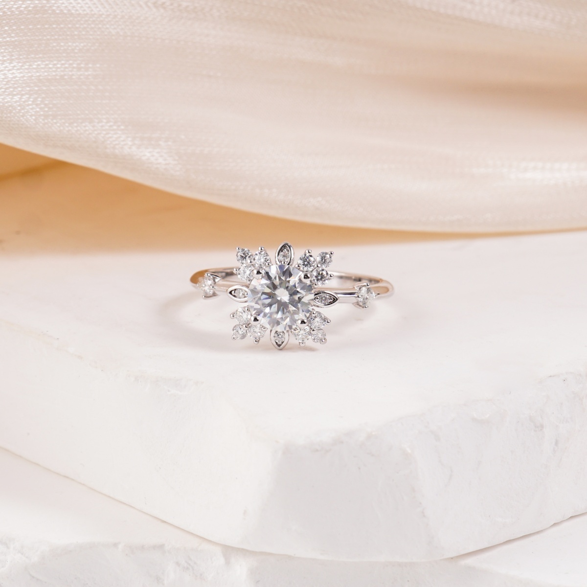 1ct Starburst Ring Daisy Cluster Band Ring VVS Synthetic Moissanite Ring Jewelry S925 Band