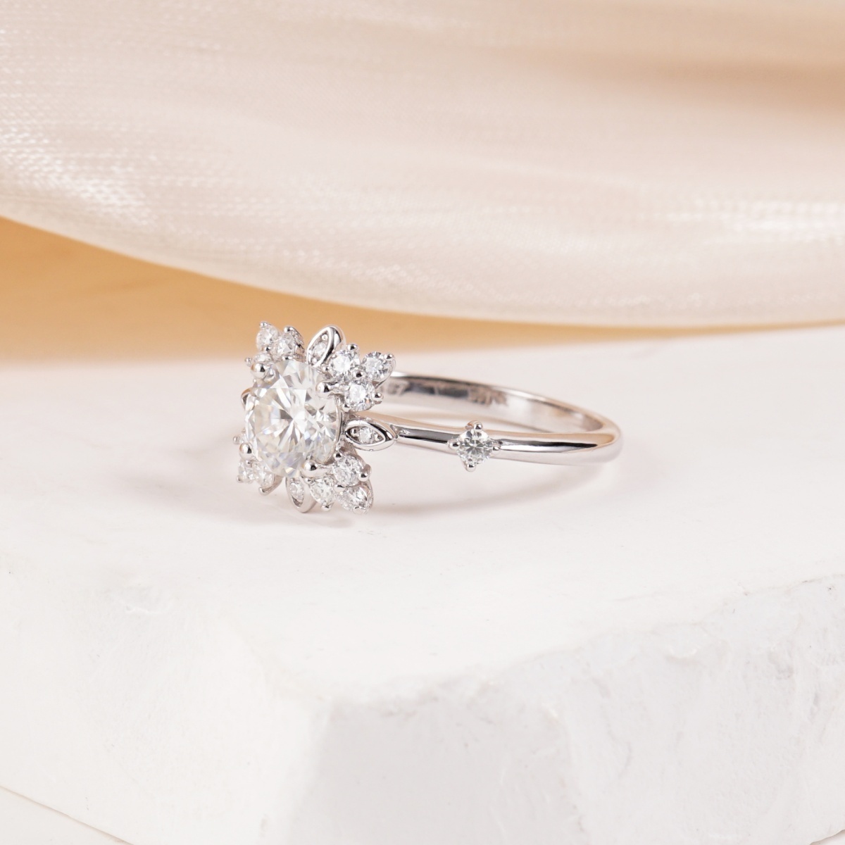 1ct Starburst Ring Daisy Cluster Band Ring VVS Synthetic Moissanite Ring Jewelry S925 Band