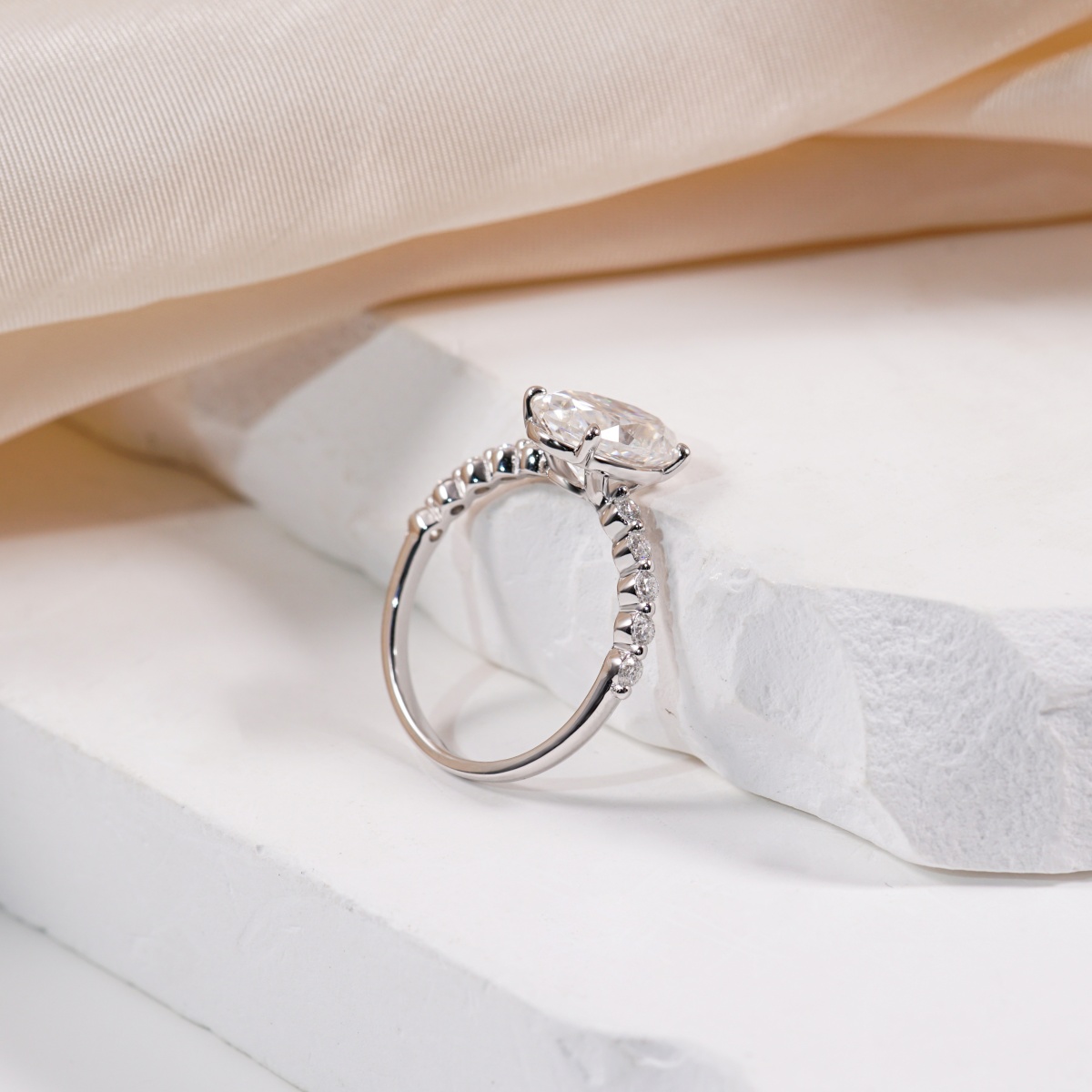 2.7ct Elegant Written in the Stars Engagement Wedding Ring Oval Cut Synthetic Moissanite Ring S925 Sterling Silver Band Ring